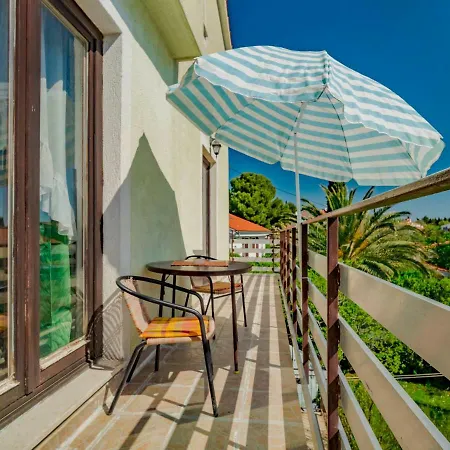 Appartement Rumora-1 *